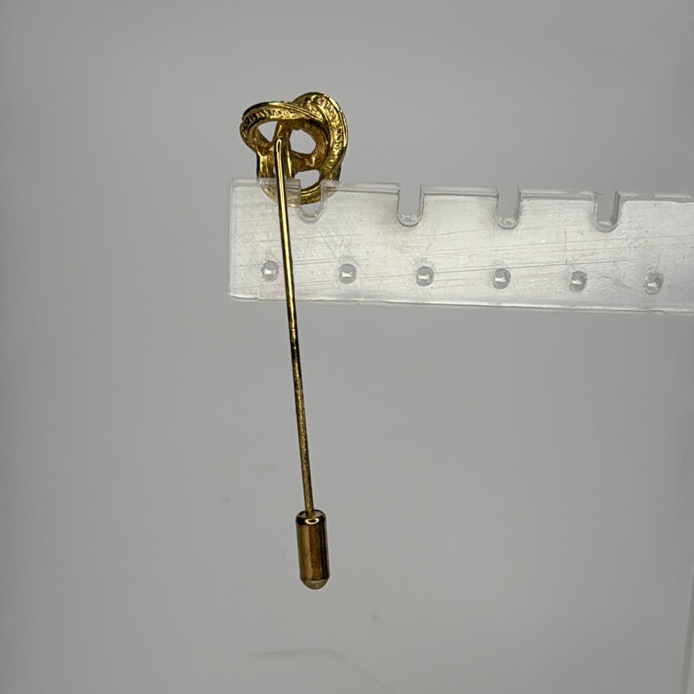 Elegant Gold Knot Brooch Pin - Picture 3 of 4